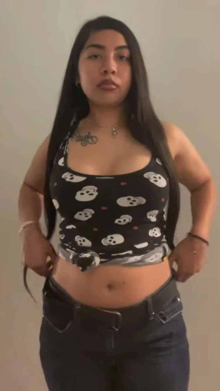SoCal Latina Hoodrat image 4