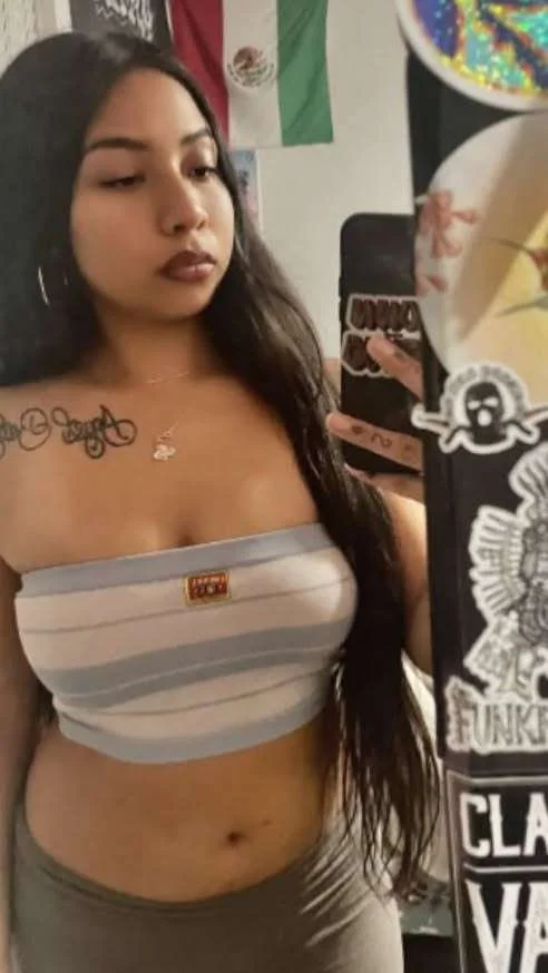 SoCal Latina Hoodrat image 5