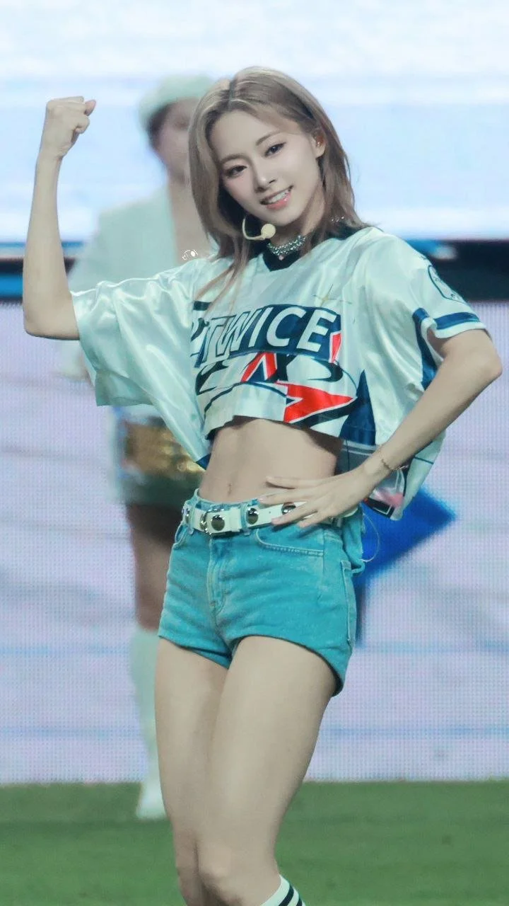 Tzuyu (Twice) Pictures 2 📷 image 17