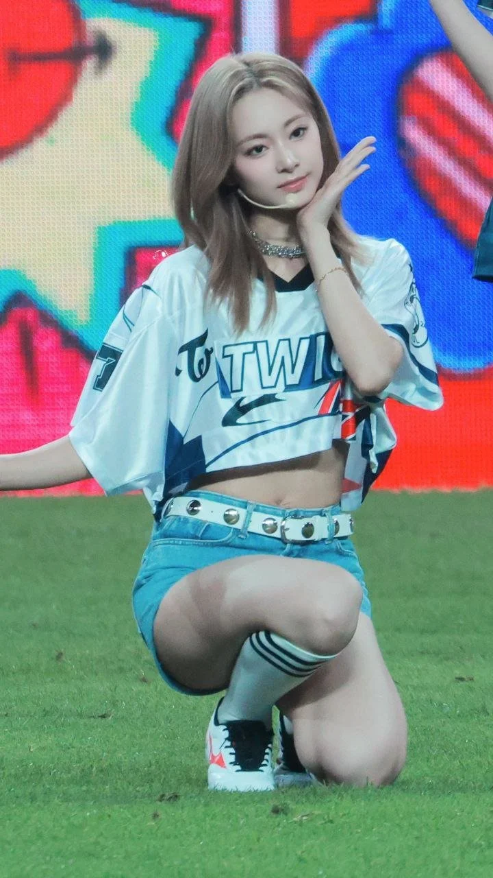 Tzuyu (Twice) Pictures 2 📷 image 21