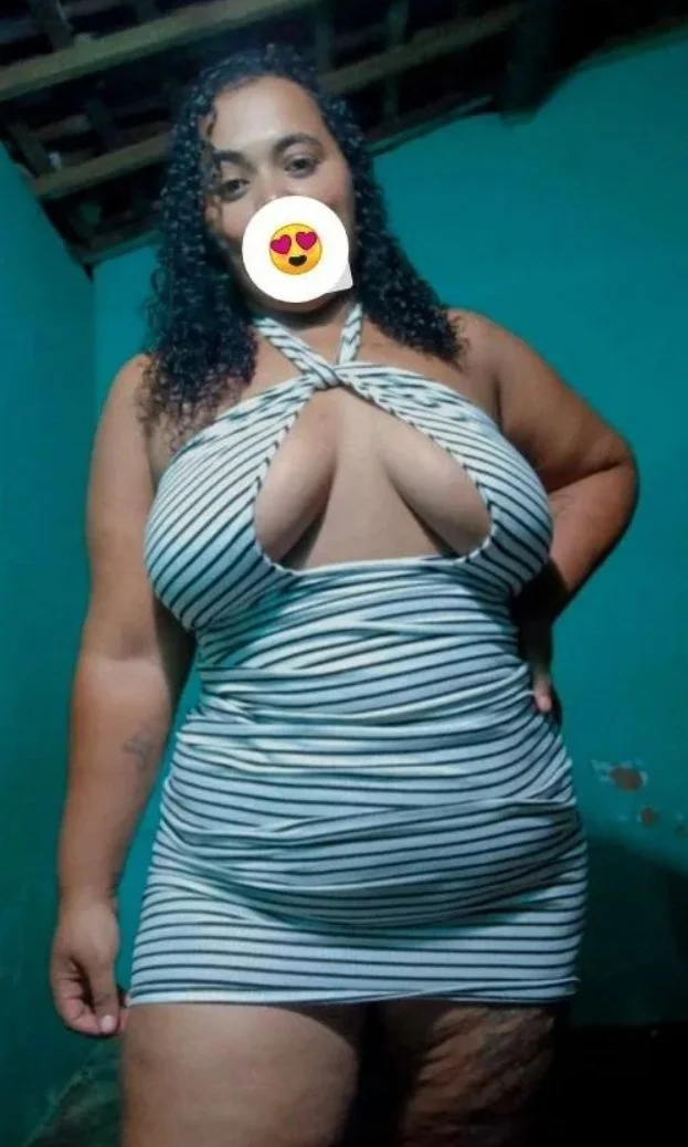 Mãe solteira exibindo os peitões image 3