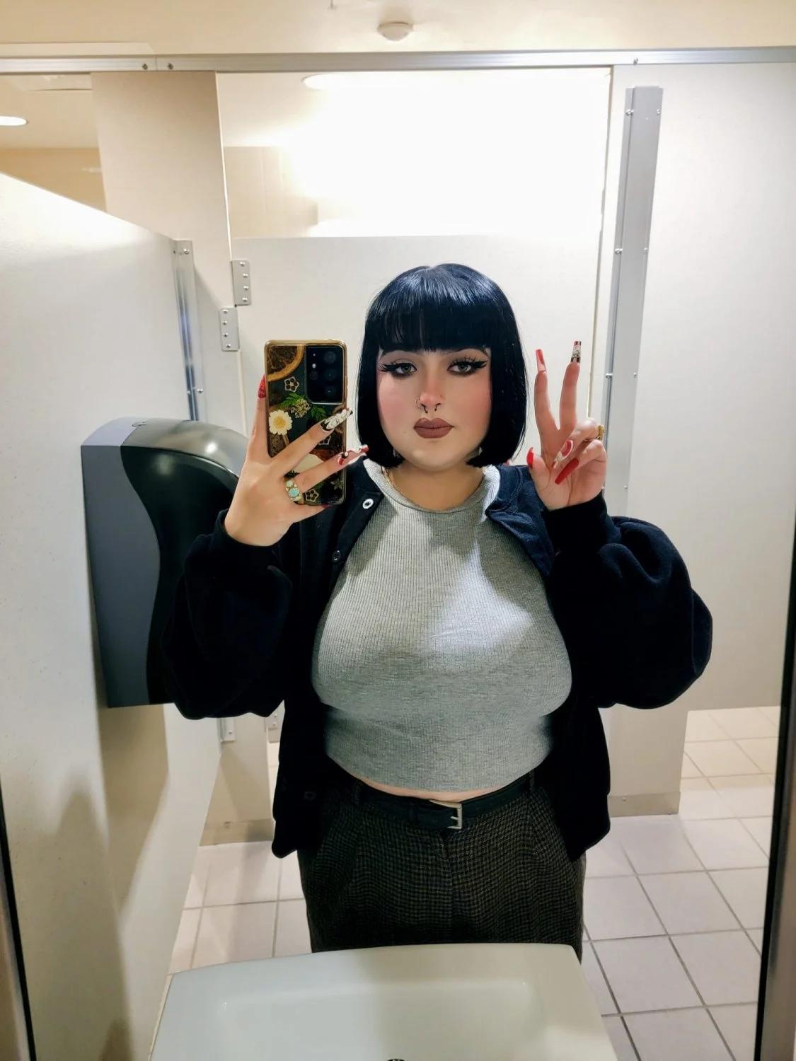 Fat goth whitegirl 18yo bop teen with fat creamy pussy and jiggly white ass image 3