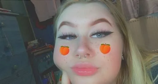 be honest would you fuck? dm me image 3