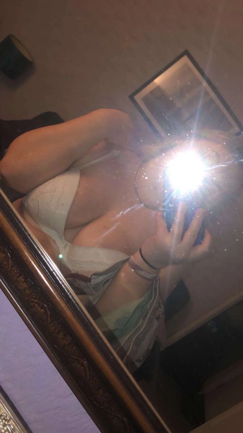 be honest would you fuck? dm me image 7