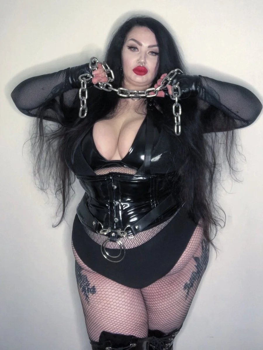 Goth > Thick Dominatrix image 6