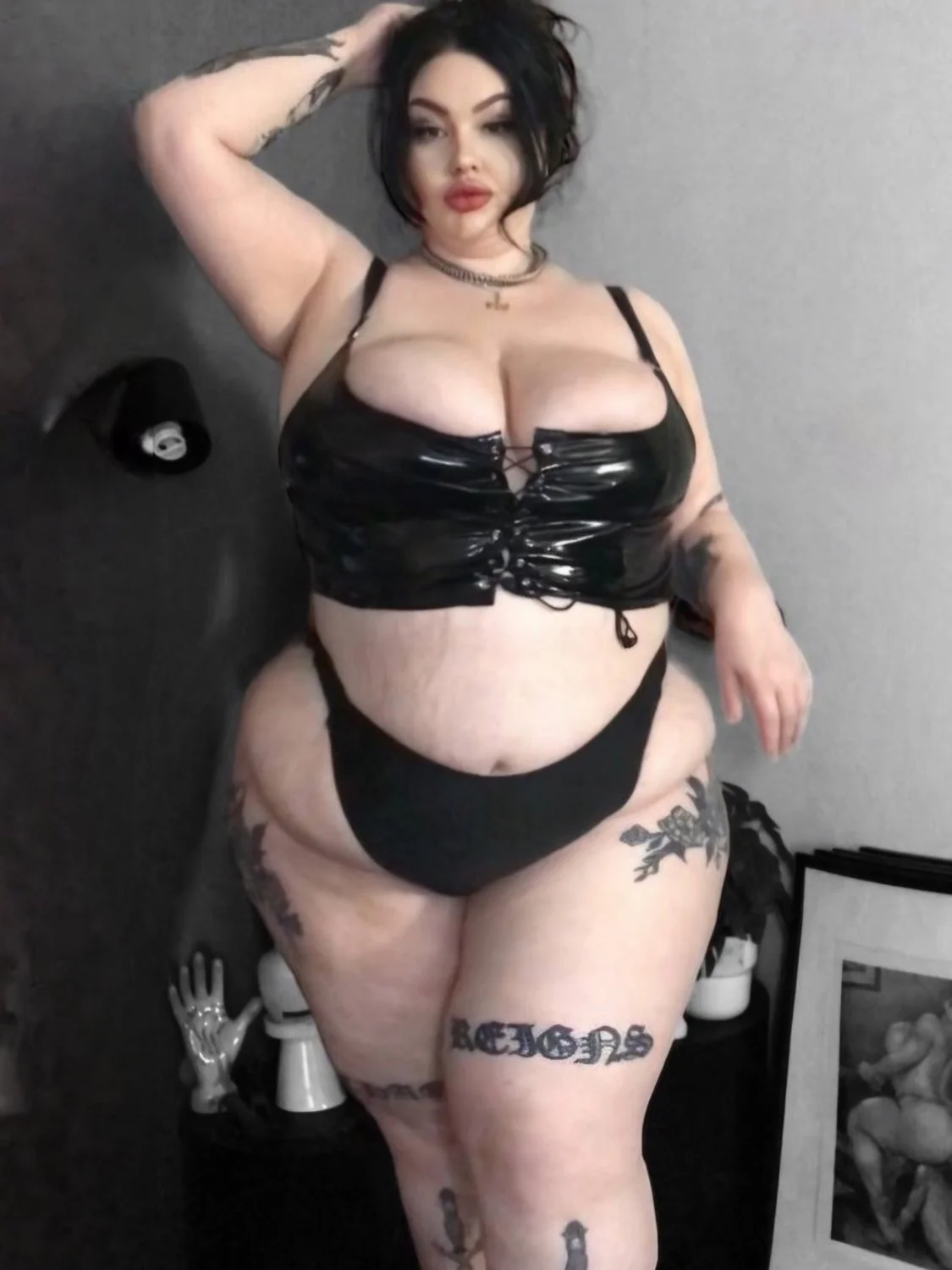 Goth > Thick Dominatrix image 8