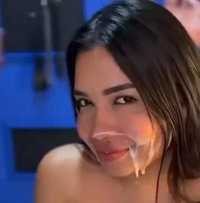 Argentina Tetona Se La Cogen Y Le Acaban En La Cara En Bukake cover image