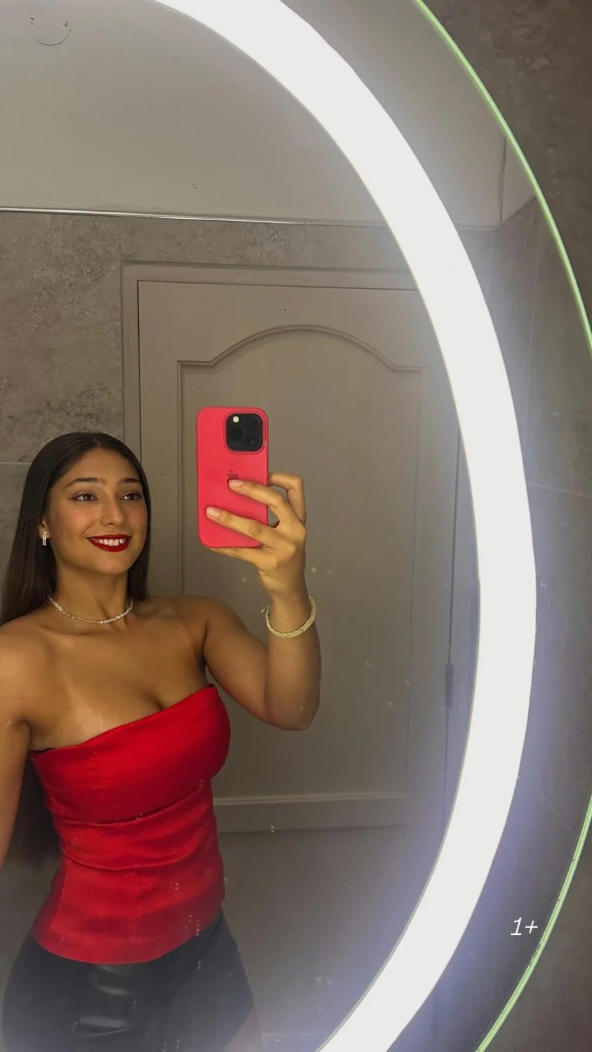 Yesica yunes la hermana menor pero con tetas mas grandes image 14