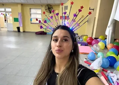 Maestra de primaria chupando verga cover image