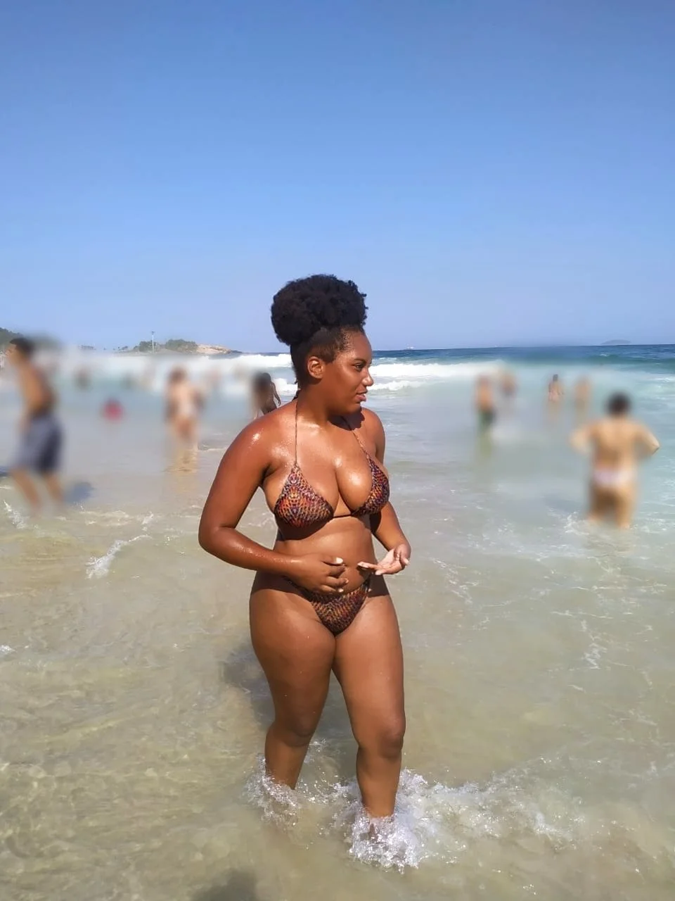 Preta bucetuda com celular perdido em belford roxo image 30