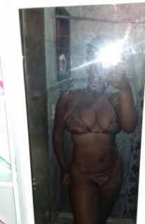 Preta bucetuda com celular perdido em belford roxo image 8