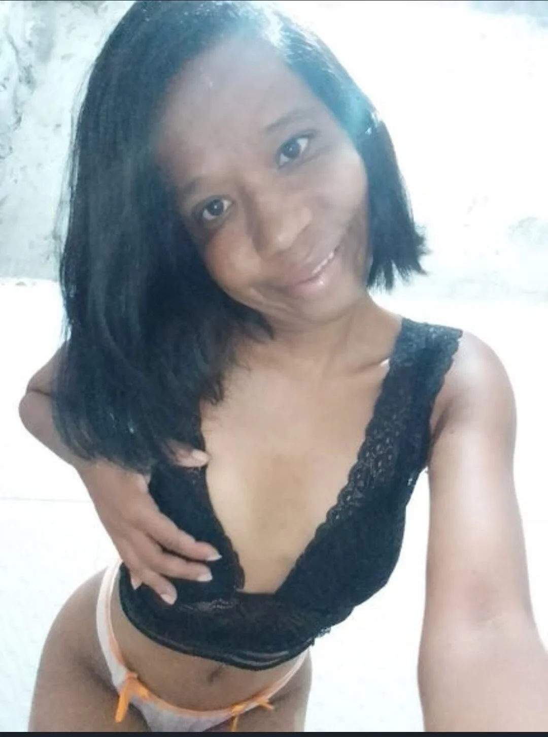 Mara amiga feia da YouTube Erika mandou uma fotinha até que e gostosa de corpo 🔥🔥🔥 main image