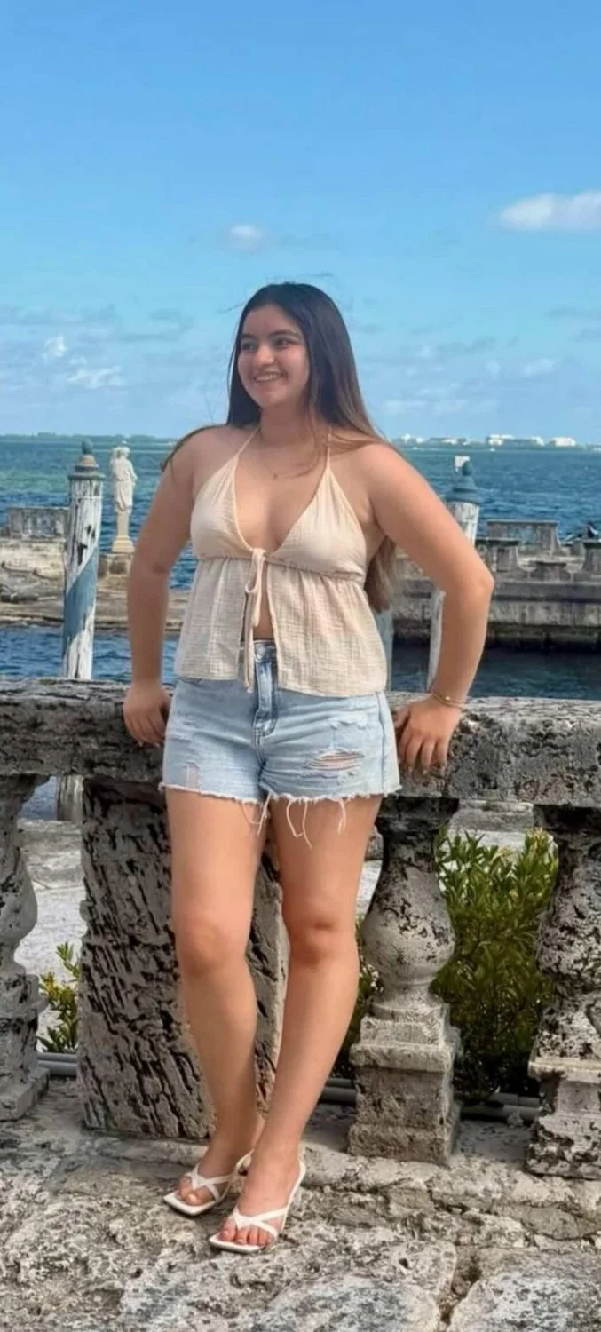 Mi amiga con cuerpo de putita image 10