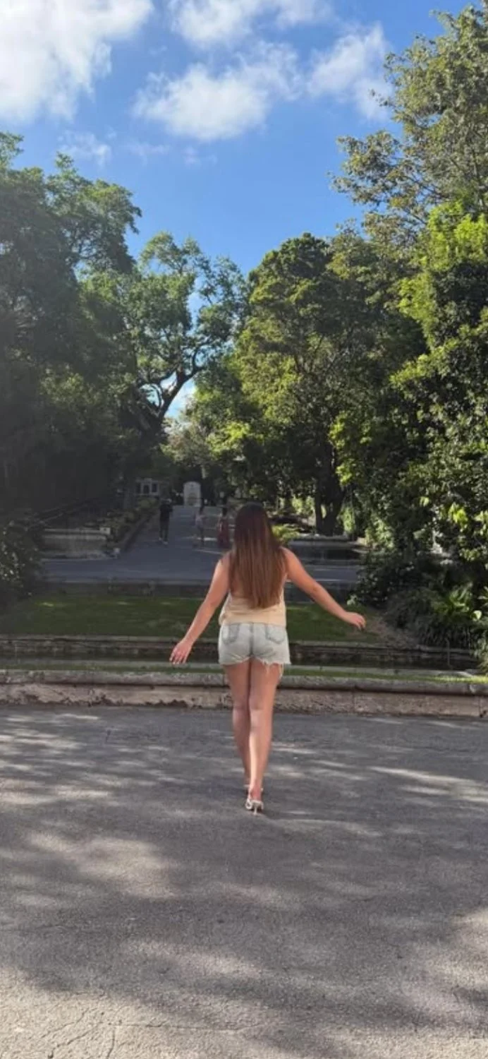 Mi amiga con cuerpo de putita image 11
