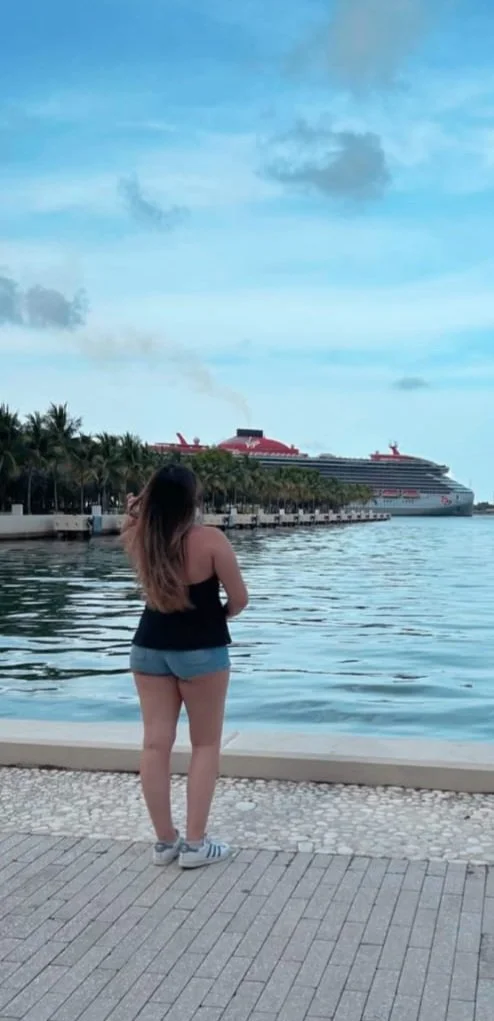 Mi amiga con cuerpo de putita image 6
