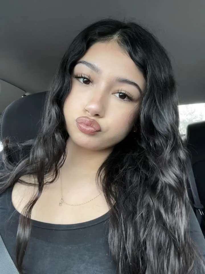 Latina Tinder slut image 2