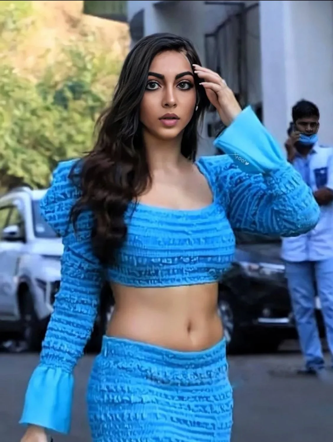 Zara Dar leaks - outdoors image 2