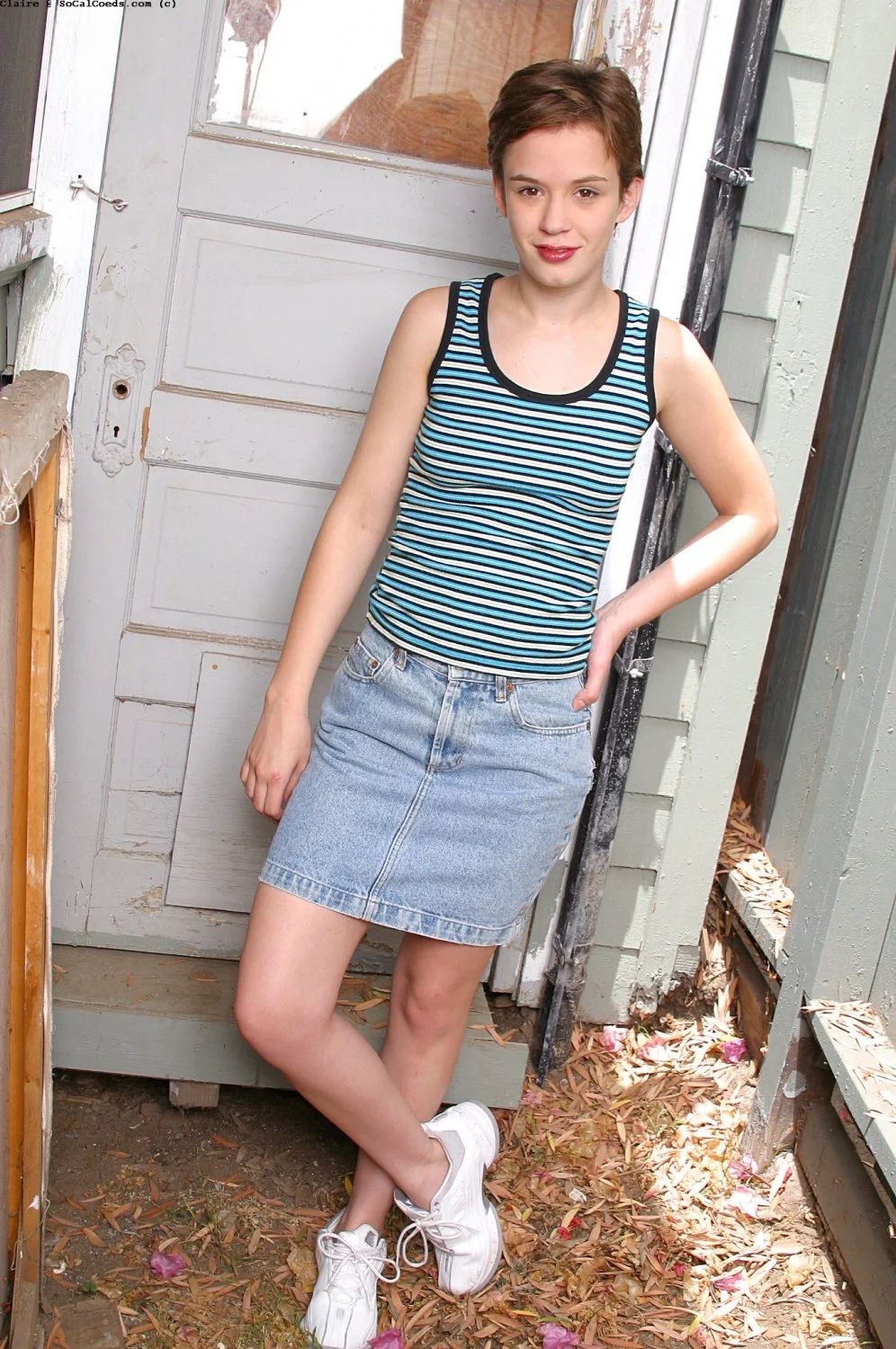 Lovely Claire is knocking on your back door Aus dem Web main image