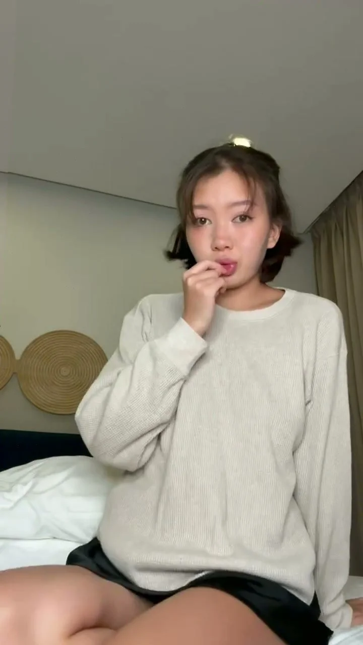 🔞 horny round ass pussy sucking dick horny nude slut 🫦💦 My OF image 4