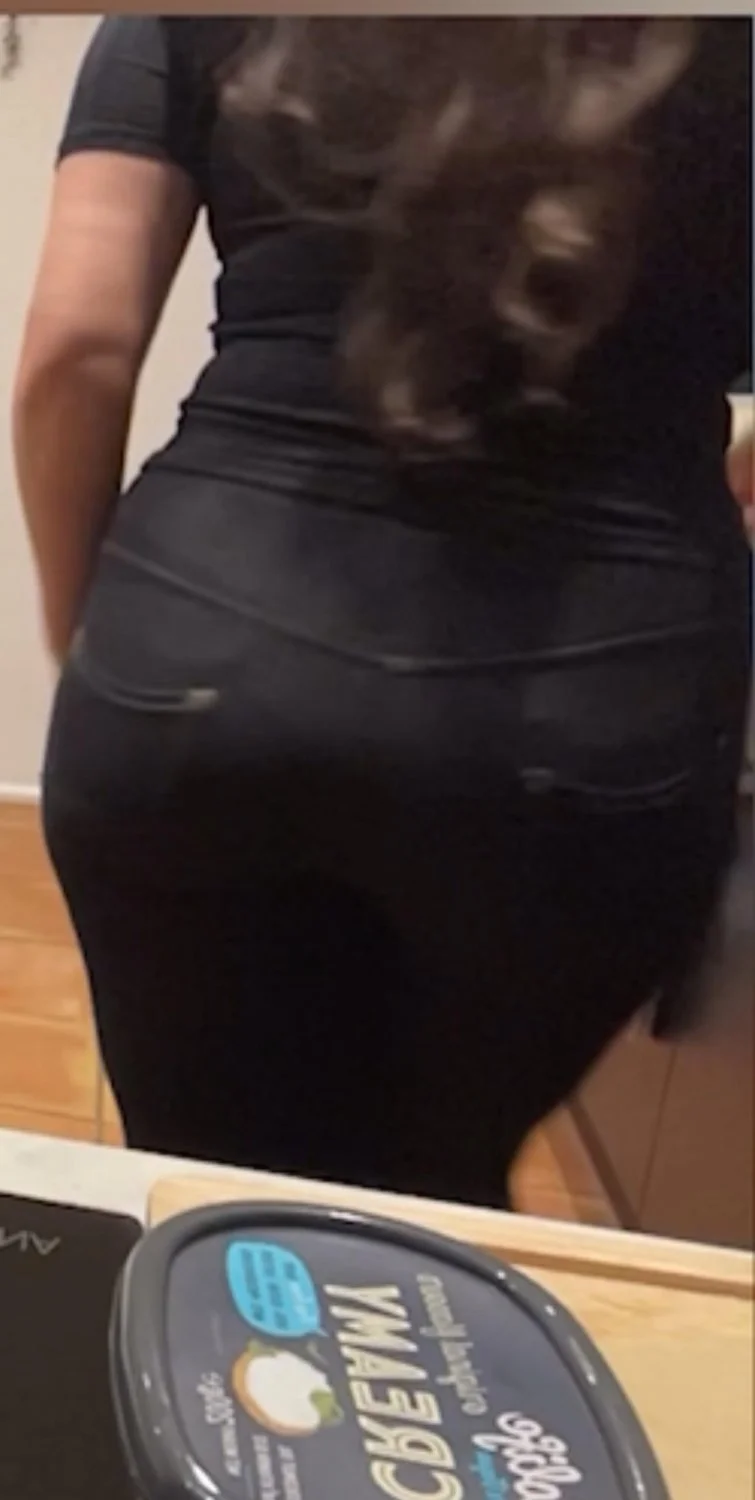 Gorgeous streamer image 3