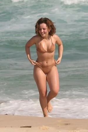 3 - Larissa manoela - Praia image 4