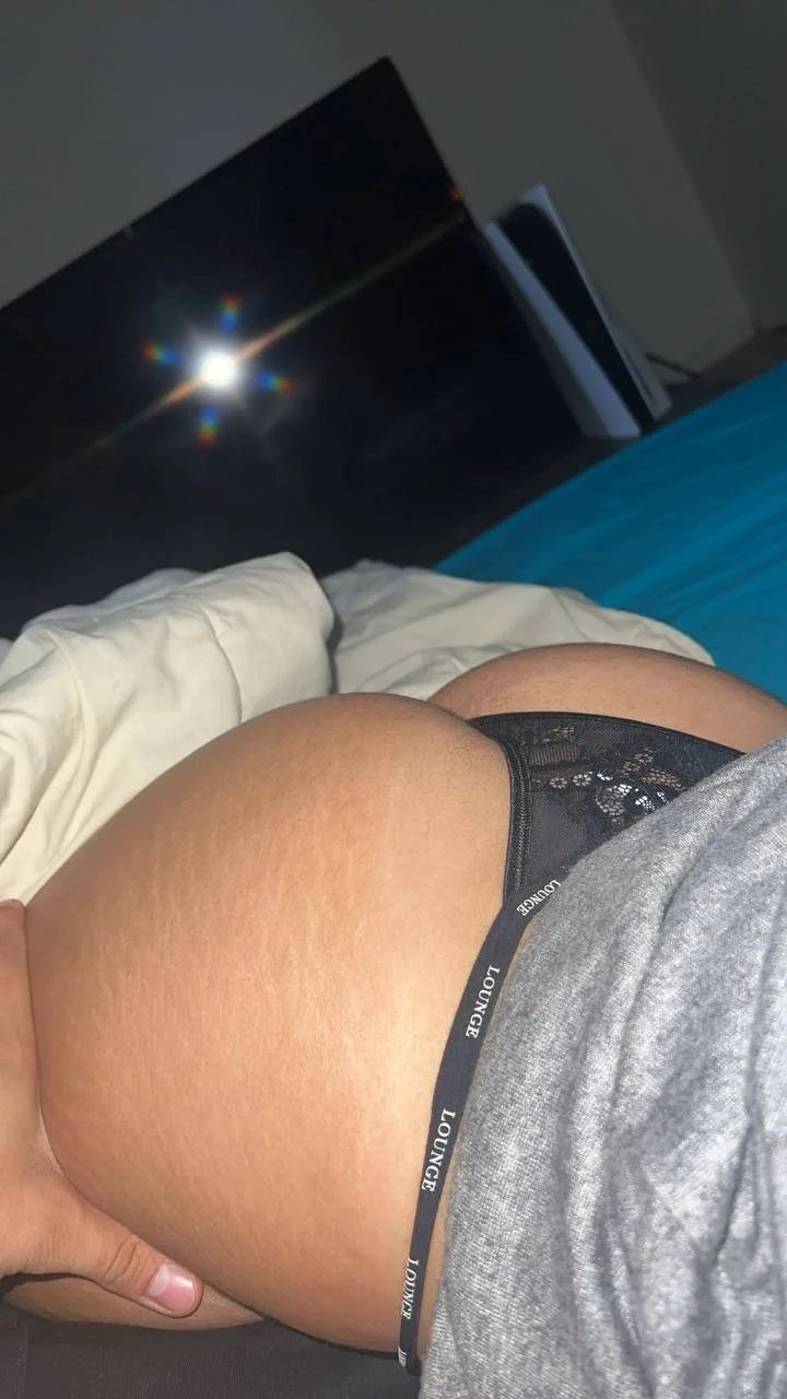 Otra putita qué le gusta tragar verga main image