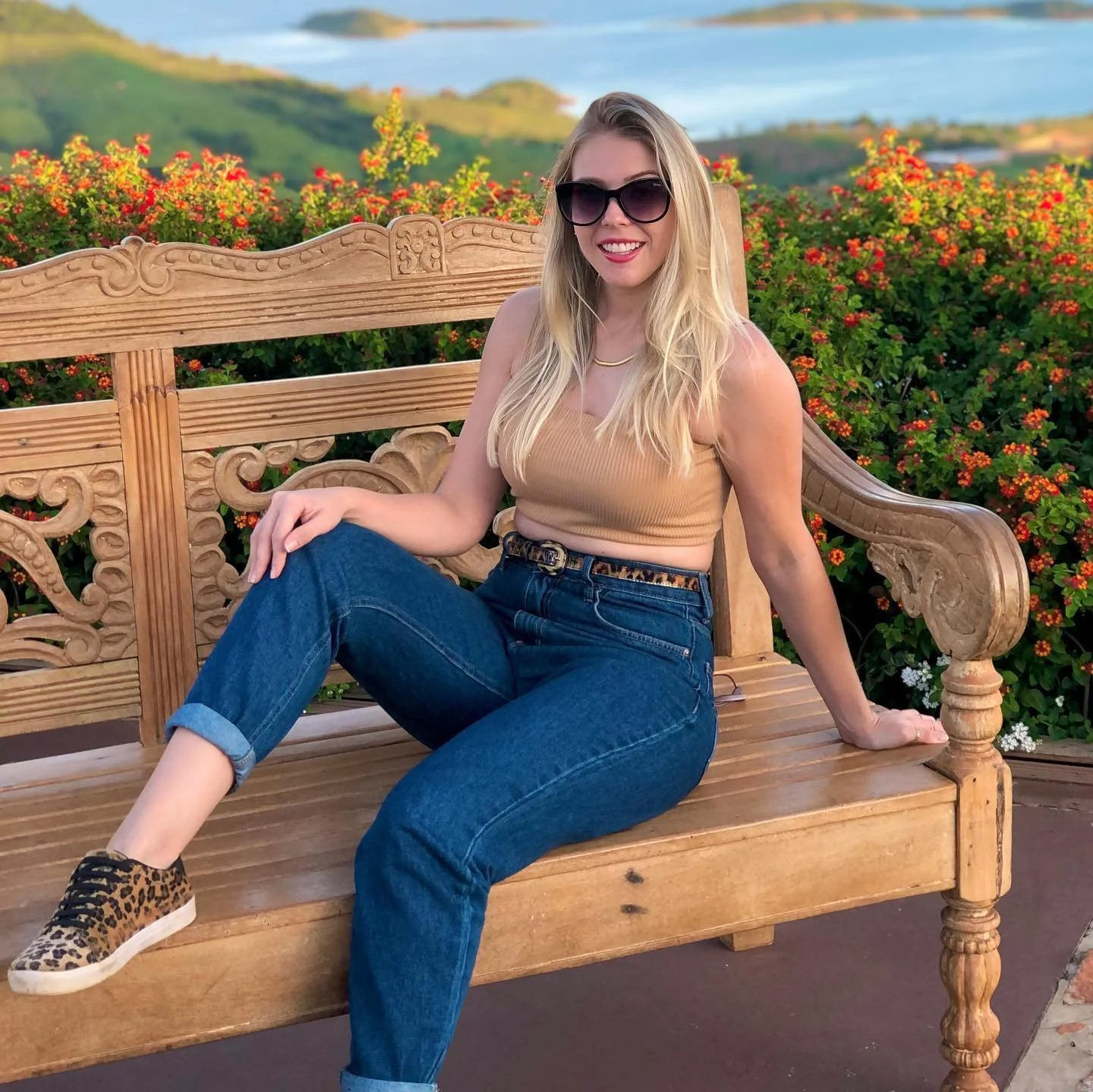 Loira Branquinha deliciosa parte 2. O que fariam com essa delicia? image 18