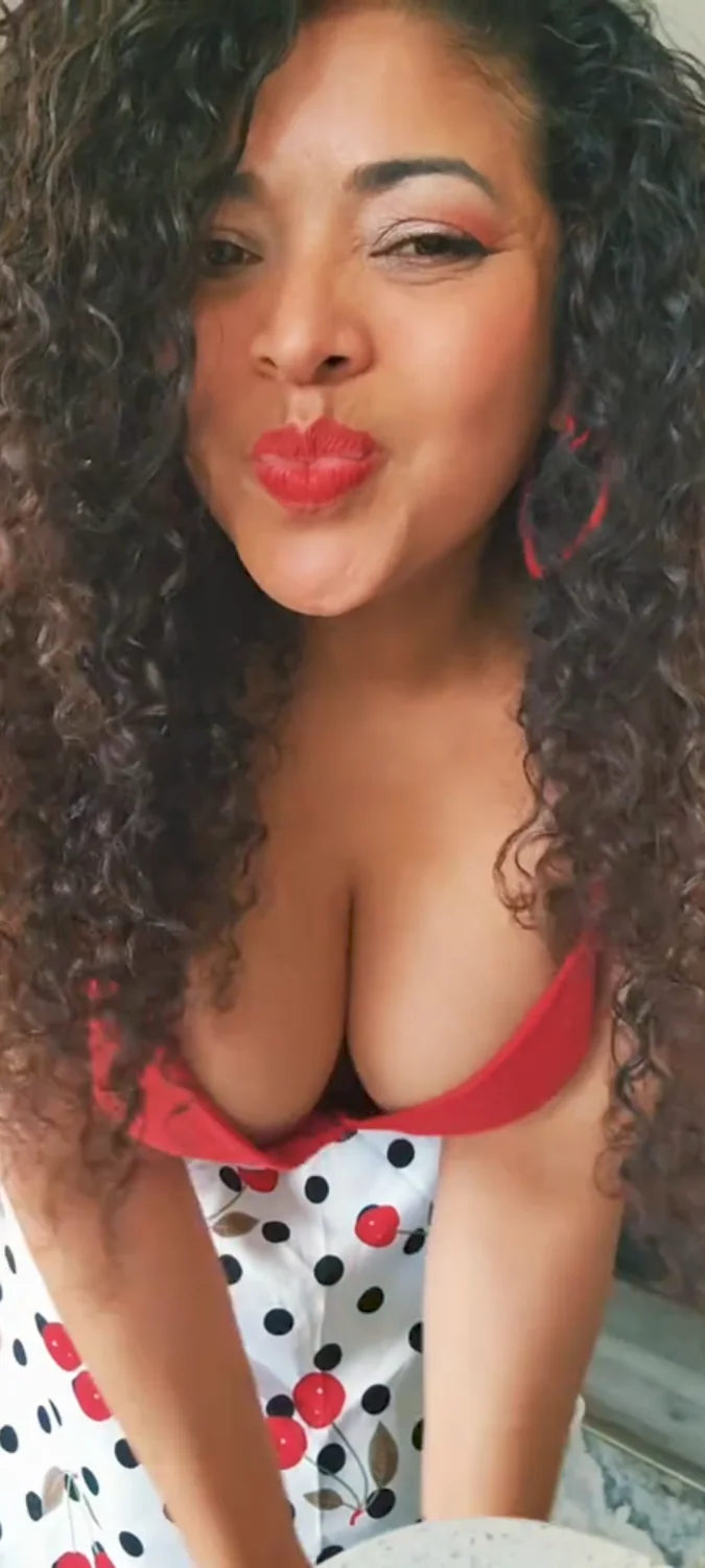 Milf Big boobs image 27