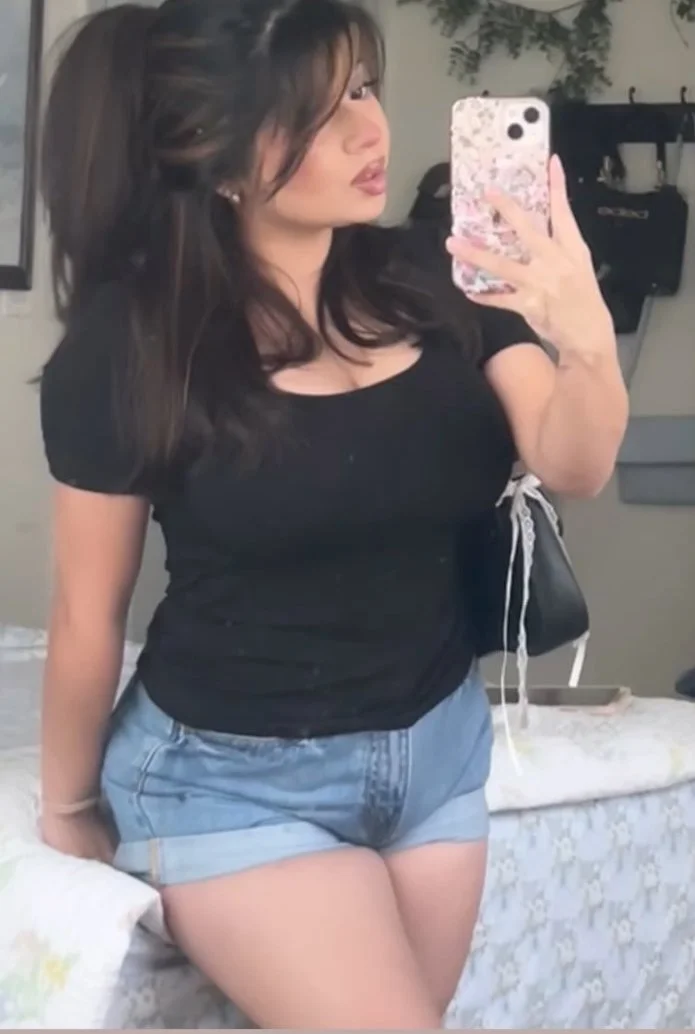 She a baddie fr image 2