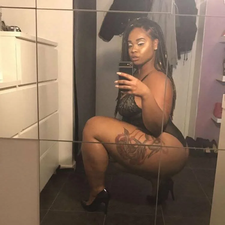 Thick Ebony Redbone Latina Baddies image 2