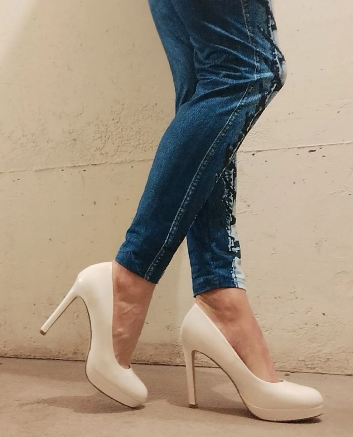 Sexy white Pumps 👠 🦶🏻😛 image 5