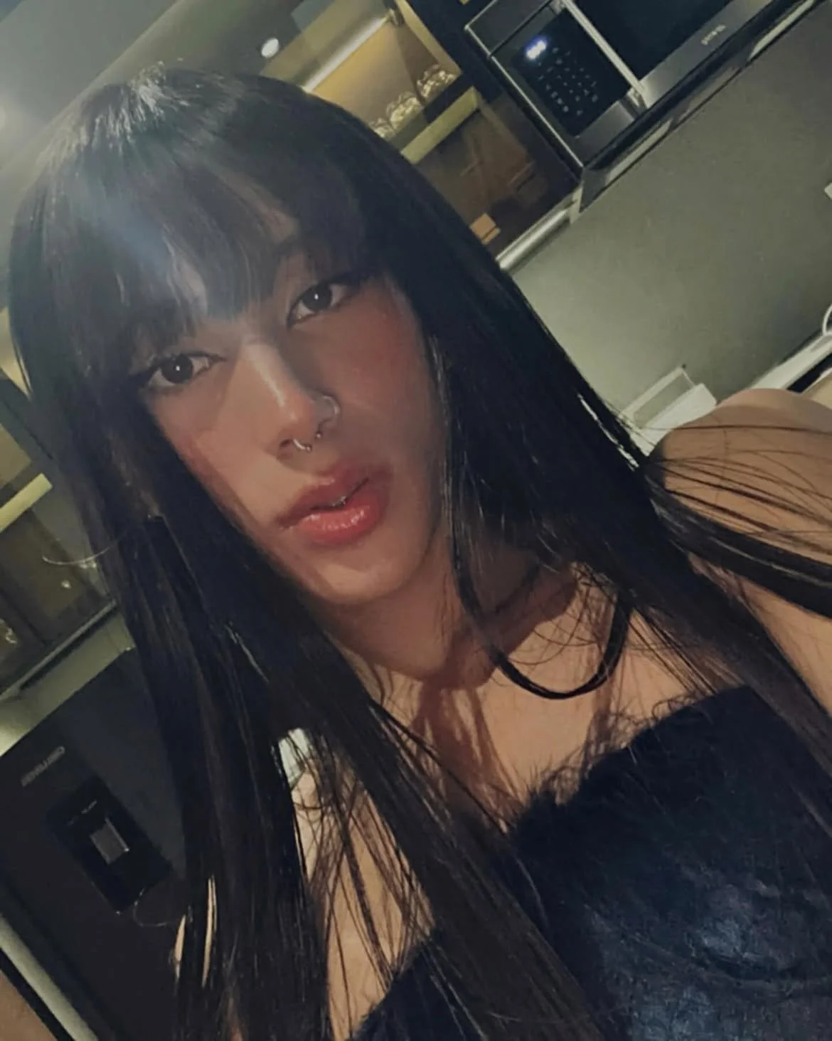 KIM REINA TRANS image 17