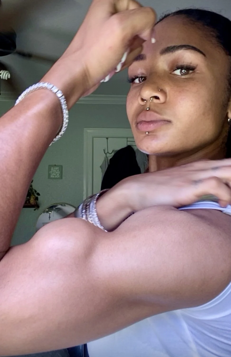 Natural Biceps, she don't even workout image 2