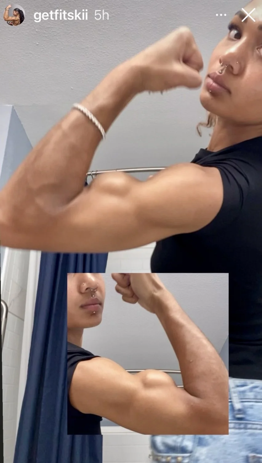 Natural Biceps, she don't even workout image 6