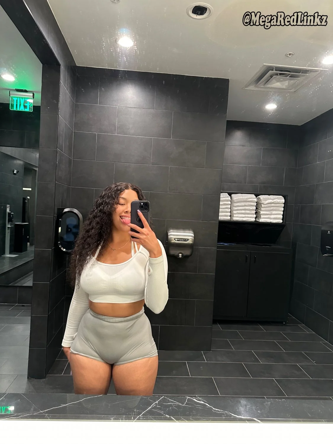 yessyani_13 image 32