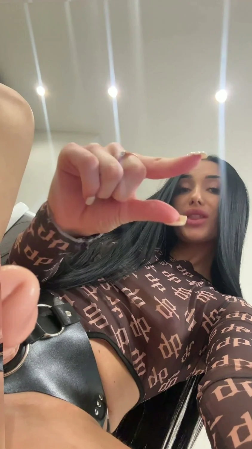 🔞 nasty round ass pussy pussy eating horny nude slut 🫦💦 My OF image 2