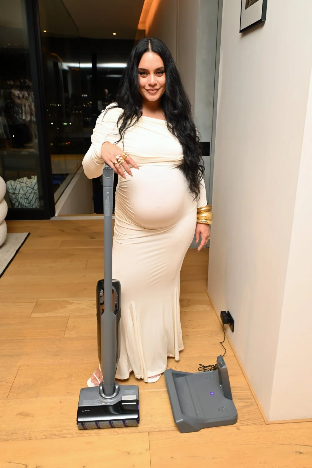 Pregnant image 44