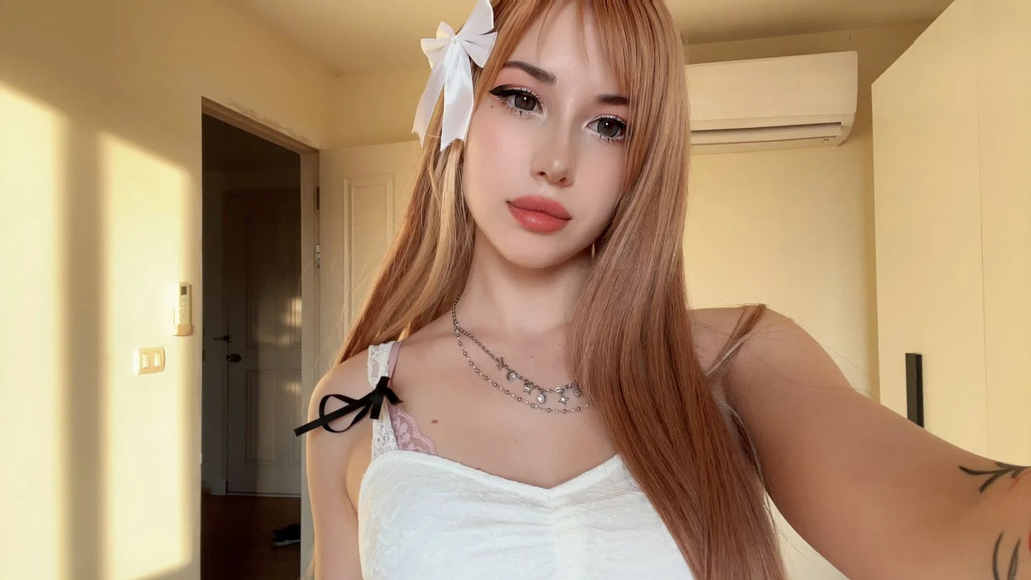🔞 Wild wet fat ass nude masturbating wet 💦🍑 Exclusive OF image 2