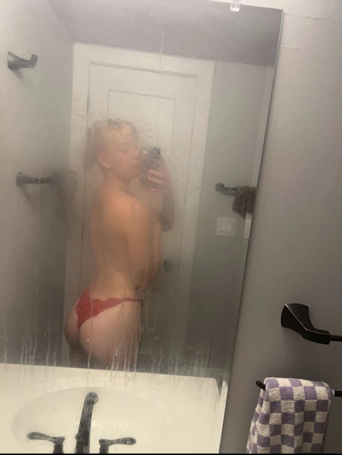 Sexy Blonde image 2