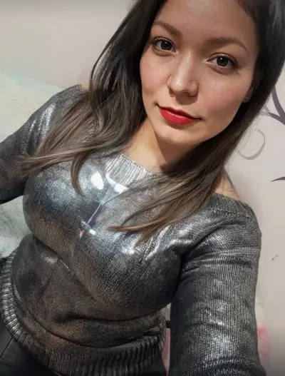 Pendeja pide tributos y vergas por montones 🔥 cover image