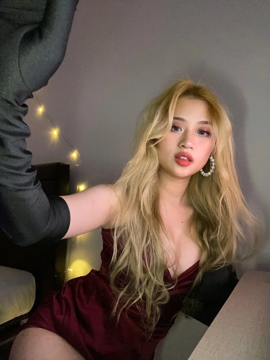 gorgeous reddit asian playing with herself main image
