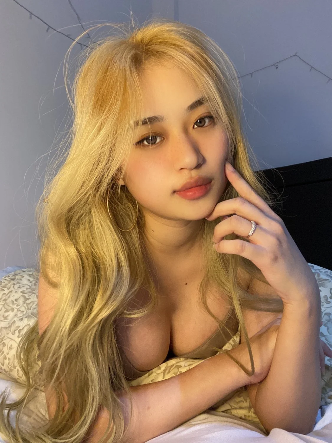 gorgeous reddit asian playing with herself image 3