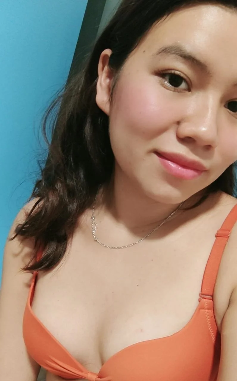 Cornudo le gusta que se la jalen viendo las fotos de su novia image 16