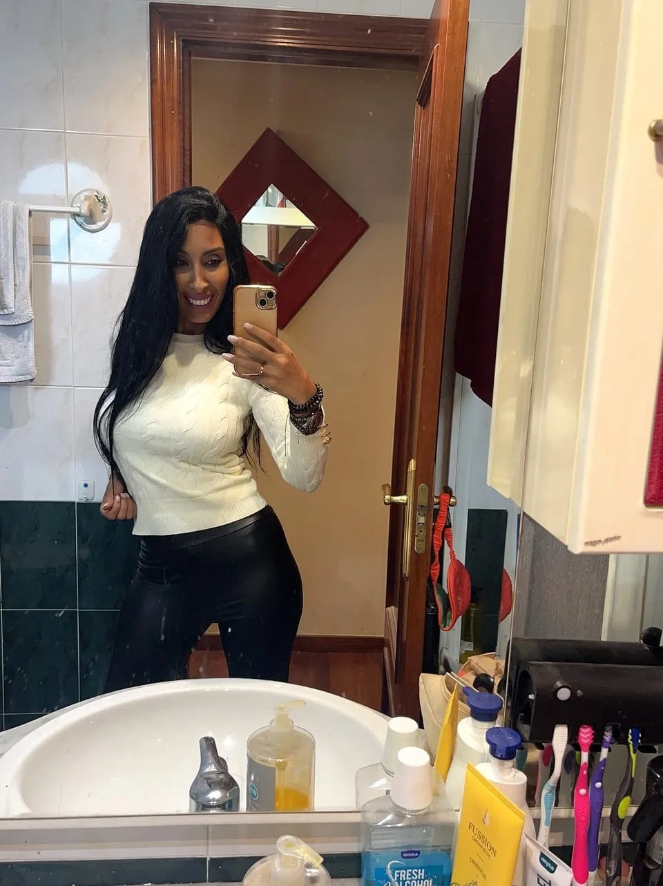 Wifey type of Latina image 17