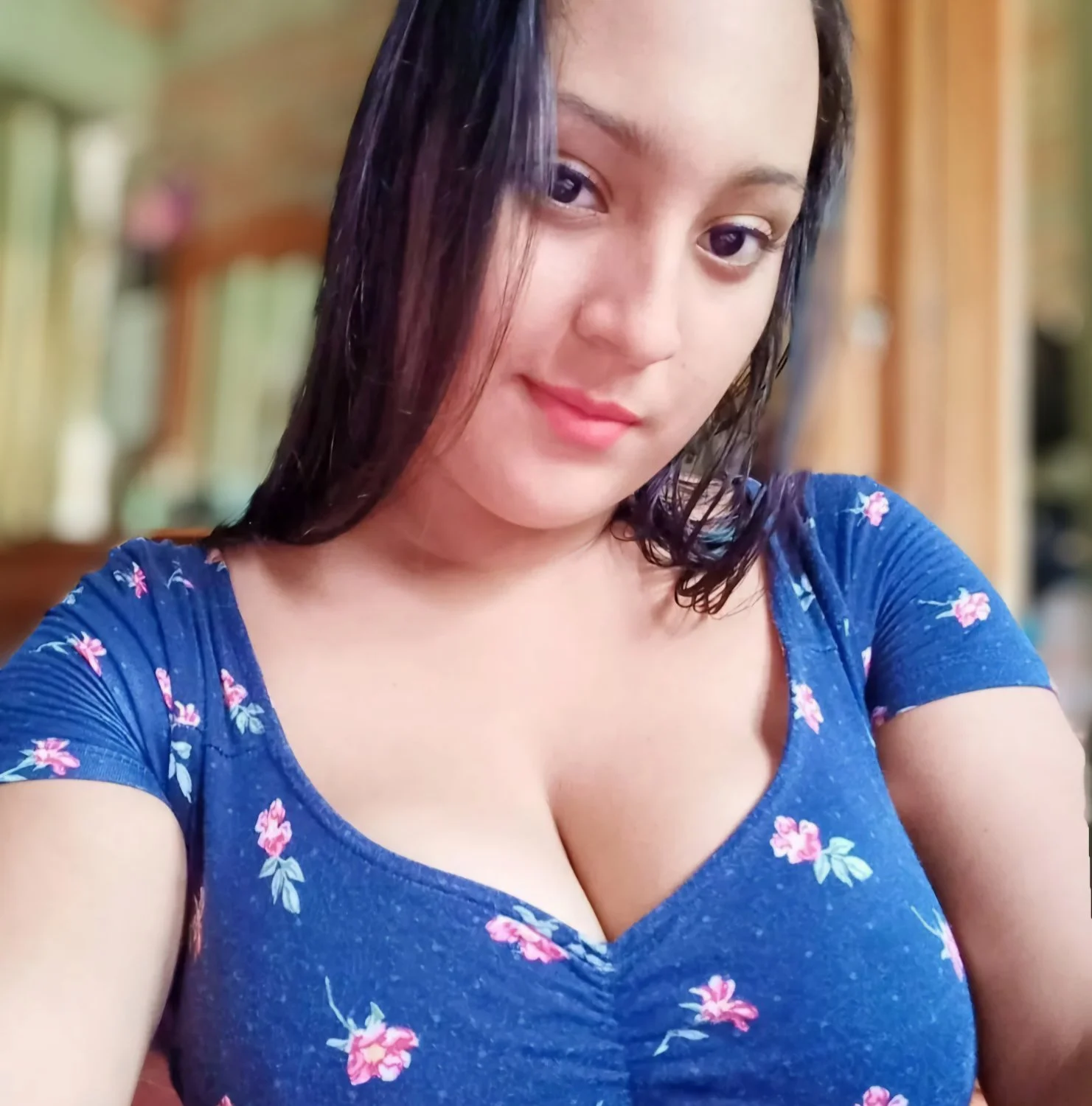 Que enormes teras se carga esta putita morenita🙈😋😋😋 image 16