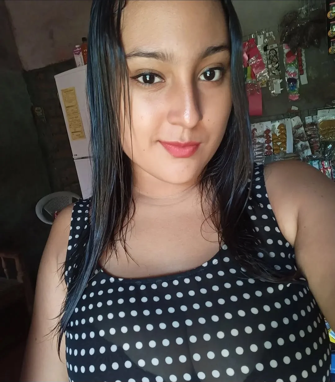Que enormes teras se carga esta putita morenita🙈😋😋😋 image 9