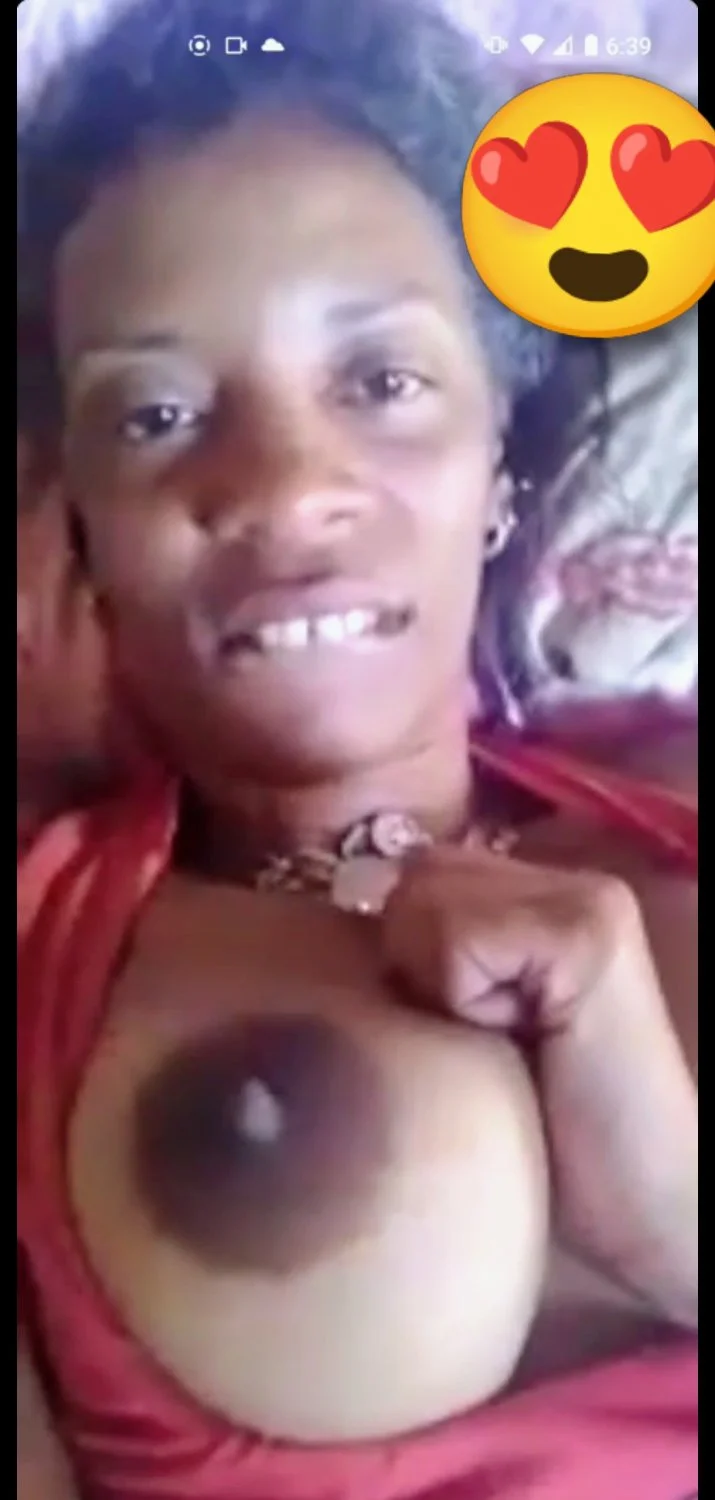 BESOS PAPIS PARA QUE DE MASTURBEN RICO Y ME LLENEN DE LECHITA MIS TETAS image 3