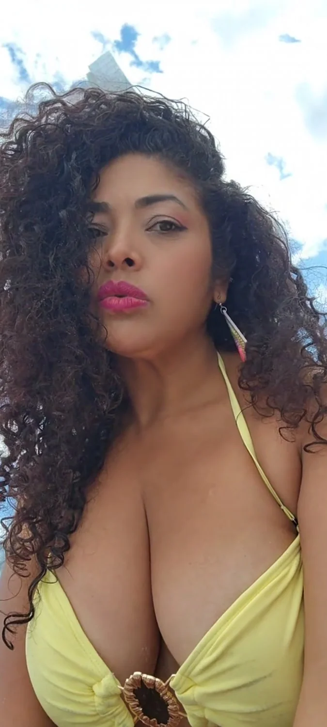Milf juicy boobs image 24