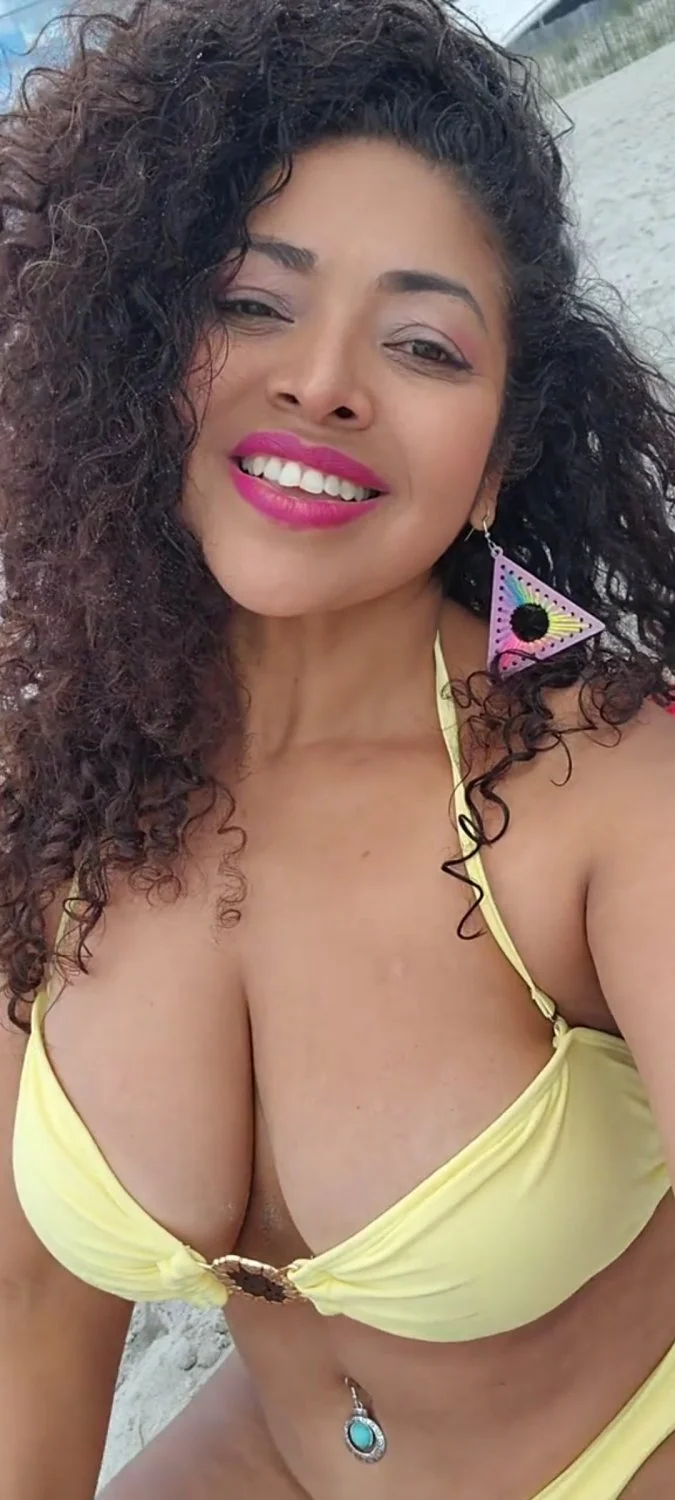 Milf juicy boobs image 39