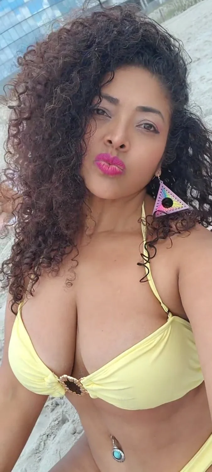 Milf juicy boobs image 42